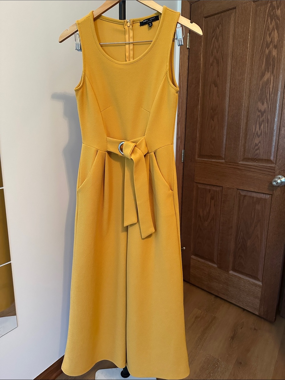 Romeo & Juliet Couture Sleeveless Mustard Yellow Jumpsuit Romper, Small